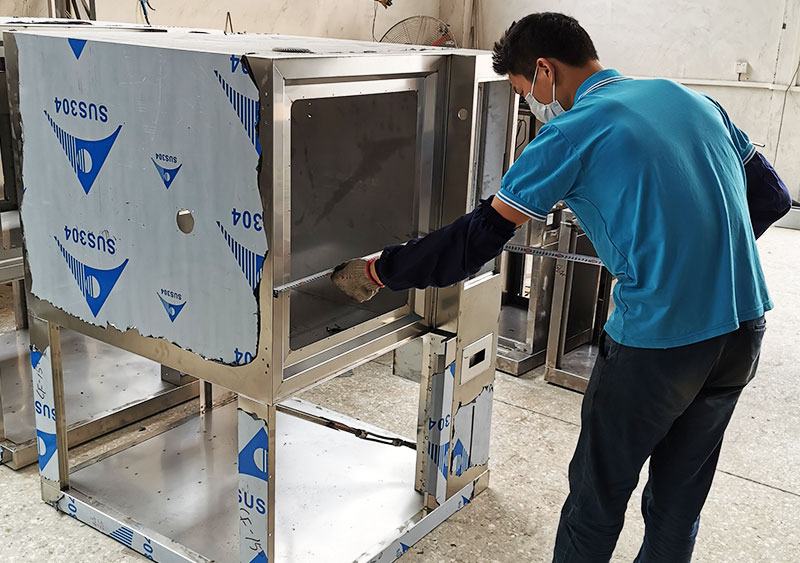 恒溫恒濕試驗箱箱體尺寸測量