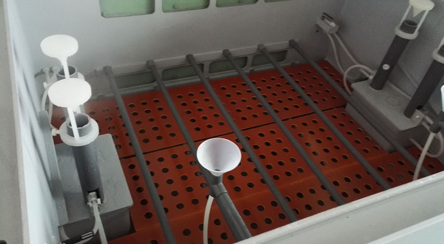 復合交變鹽霧試驗箱內部圖 復合交變鹽霧試驗箱內部圖