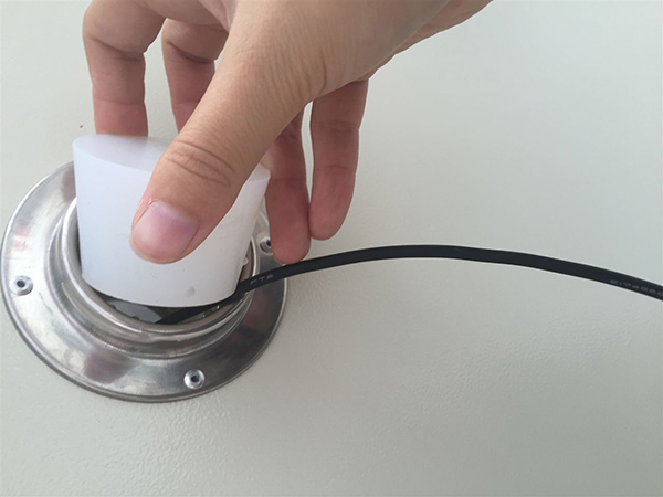 恒溫恒濕試驗箱引線孔